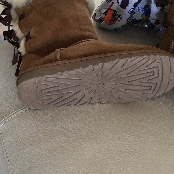 COPY - Bailey uggs size 5 - Picture 5 of 5